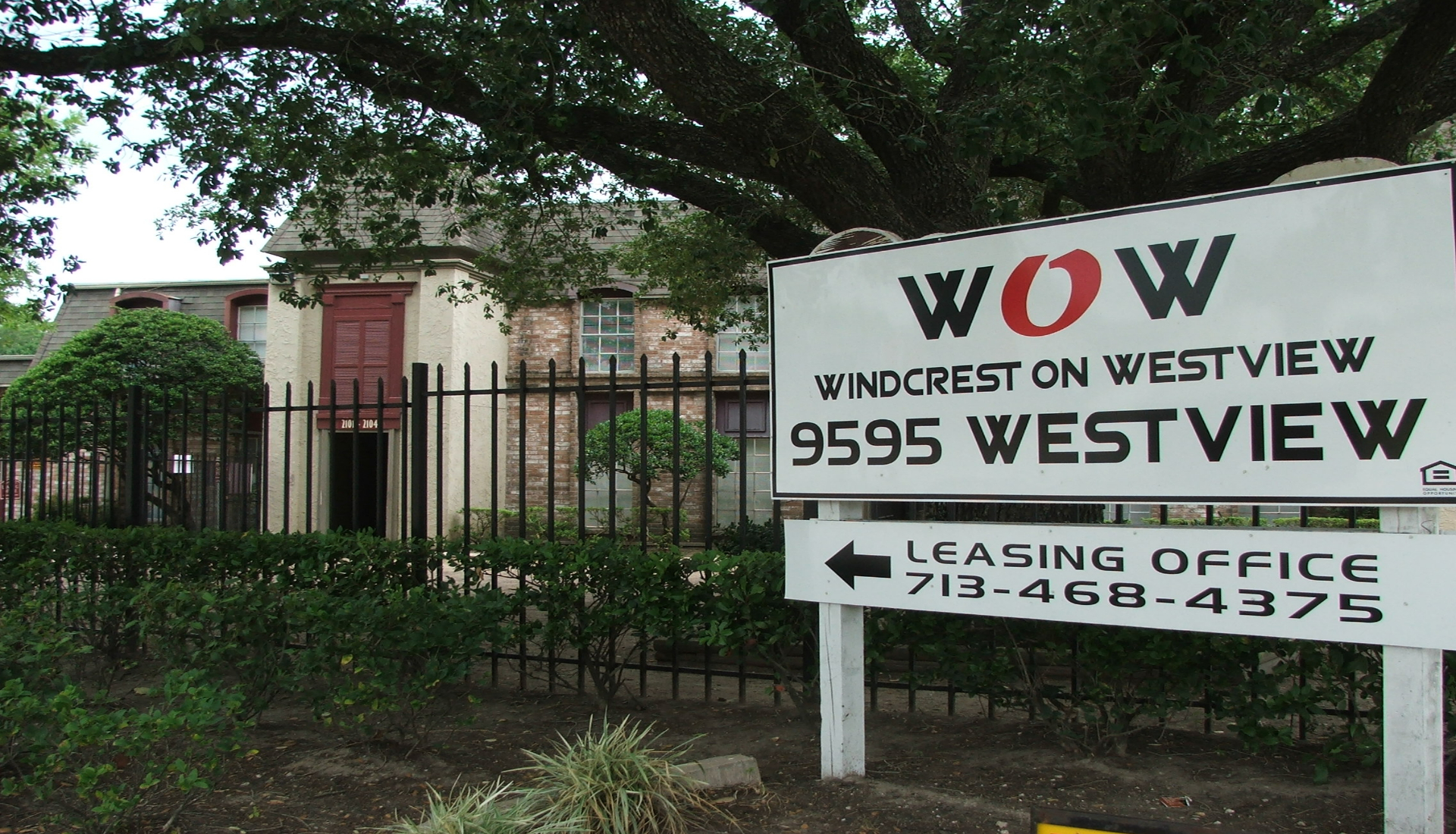 Windcrest on Westview property entrance